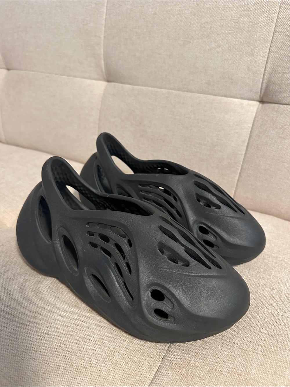 Yeezy Foam Runner Slip-On Shoes in Black Men’s 6